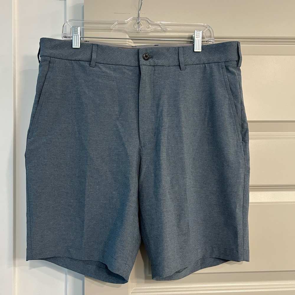 Walter Hagen Men's Charcoal Flat Front Shorts